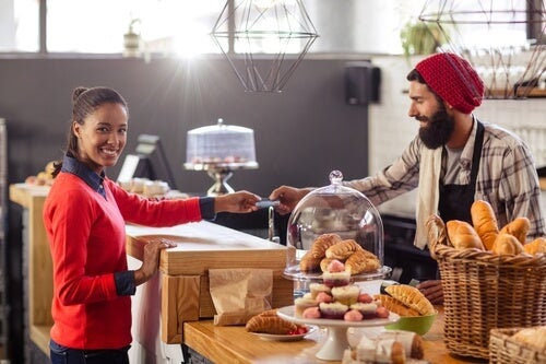best merchant services for hospitality - featured image